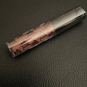 🎉3 for $10🎉 Lip gloss in shade Sugar Daddy by Qveen.